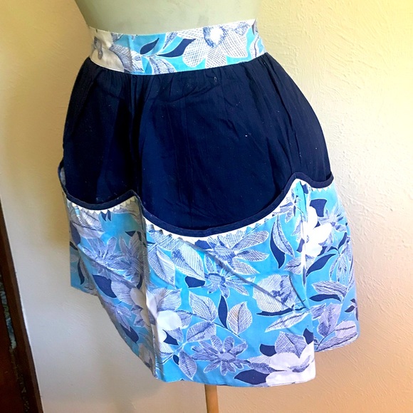 Blue apron with large pockets